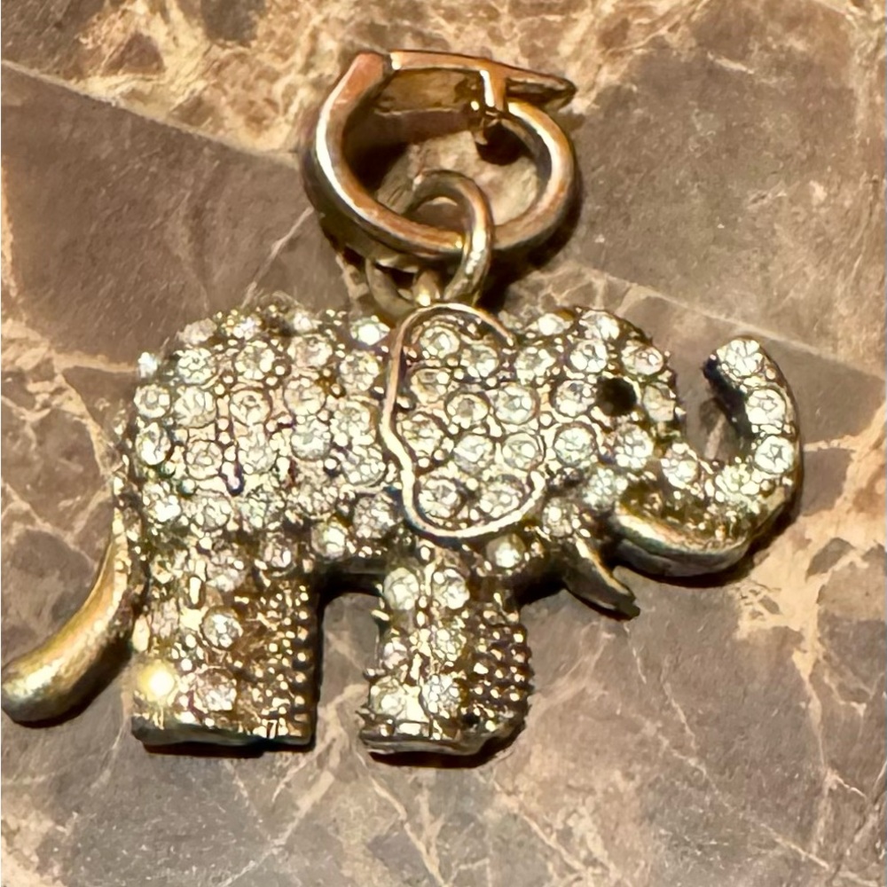 Elephant necklace pendant